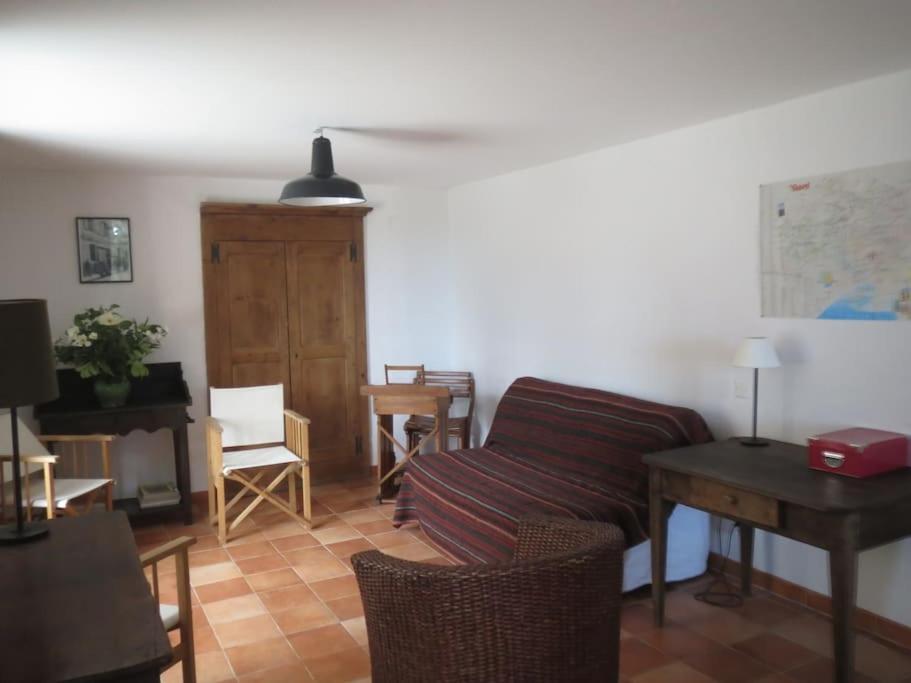 La Maison Du Prieure Vezenobres Екстериор снимка
