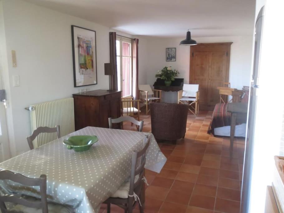 La Maison Du Prieure Vezenobres Екстериор снимка